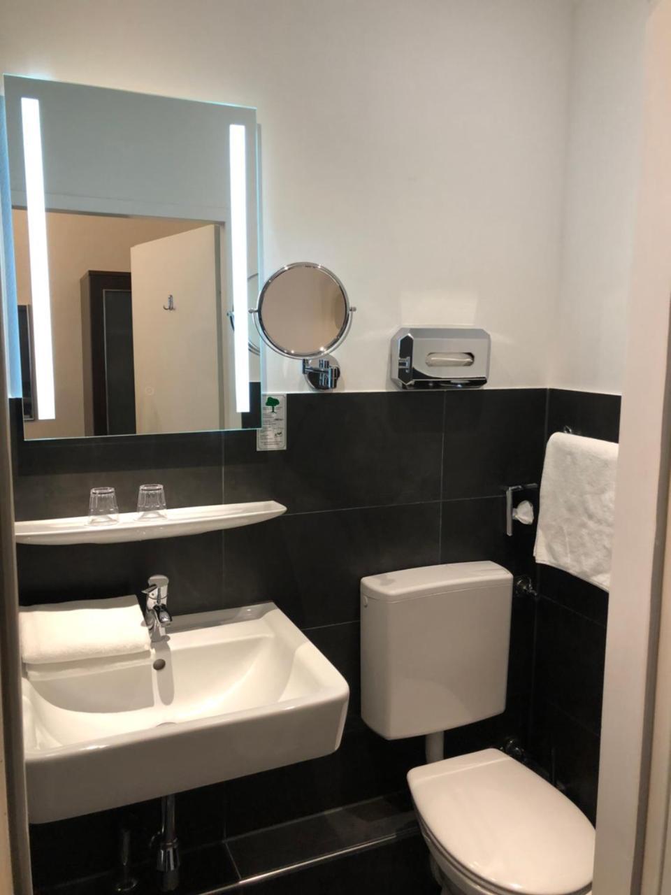 Single Room,757556383:JPEG